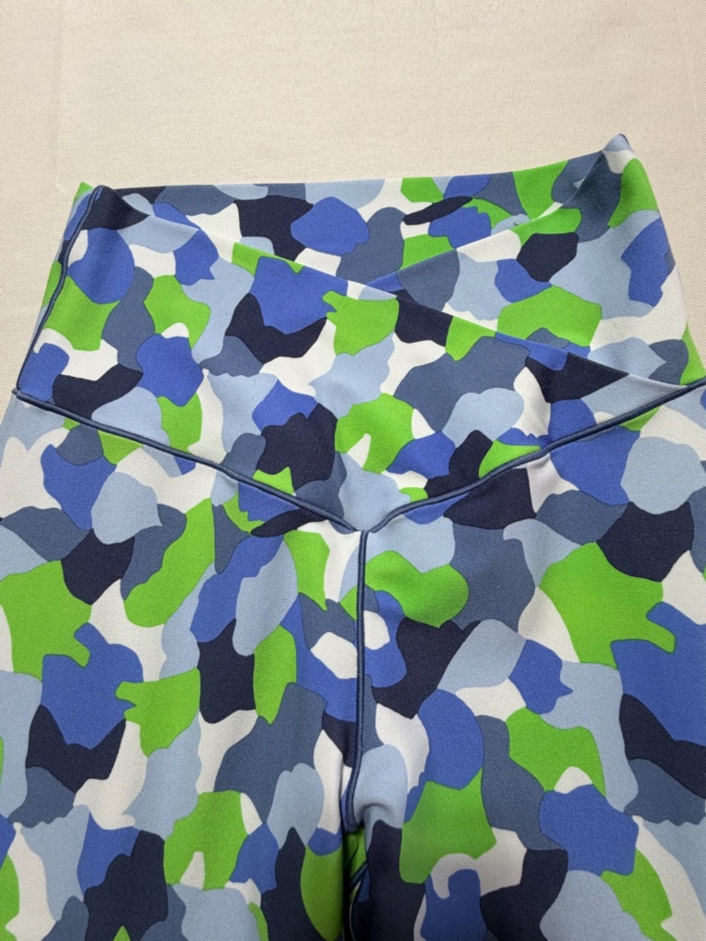 OFFLINE by Aerie Real Me Crossover Leggings Large Blue Green Camo 7/8 Length - Picture 2 of 5